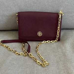 New never worn burgundy small Tory Burch purse